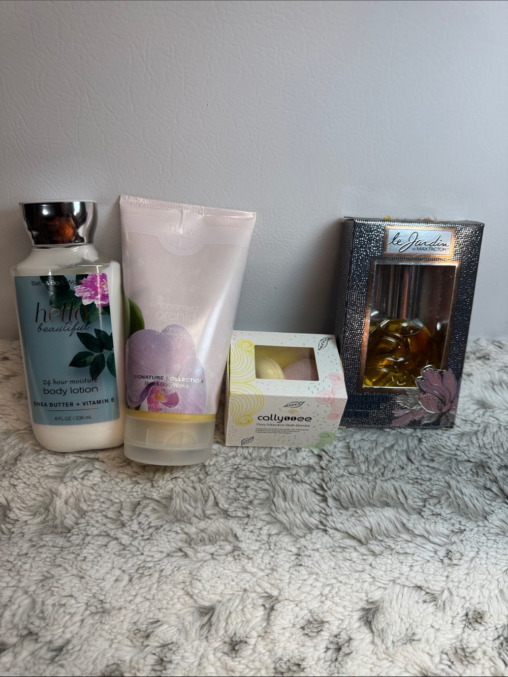 Bath & Body Assorted Women’s Care Set - Pink & Gold